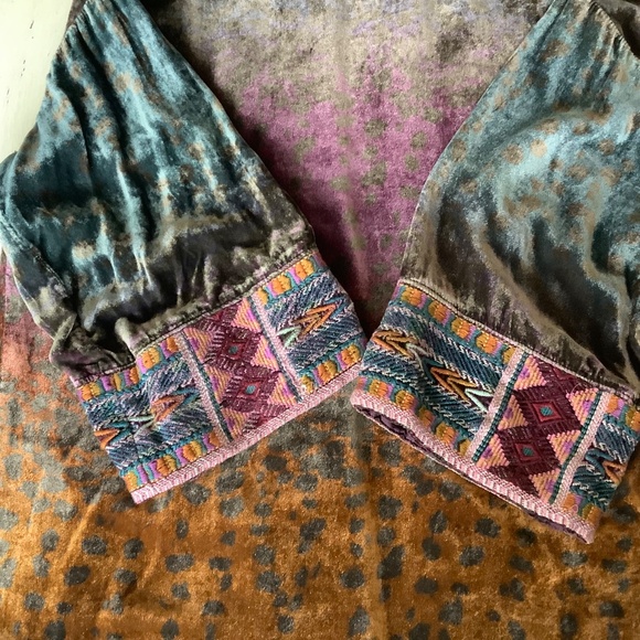 NWT Johnny Was embroidered Ombre Cheetah velvet kimono jacket Small - Picture 7 of 14